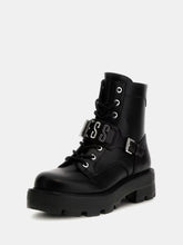Bota de combate con logotipo de Yanzy