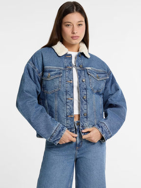 Chaqueta vaquera de gran tamaño