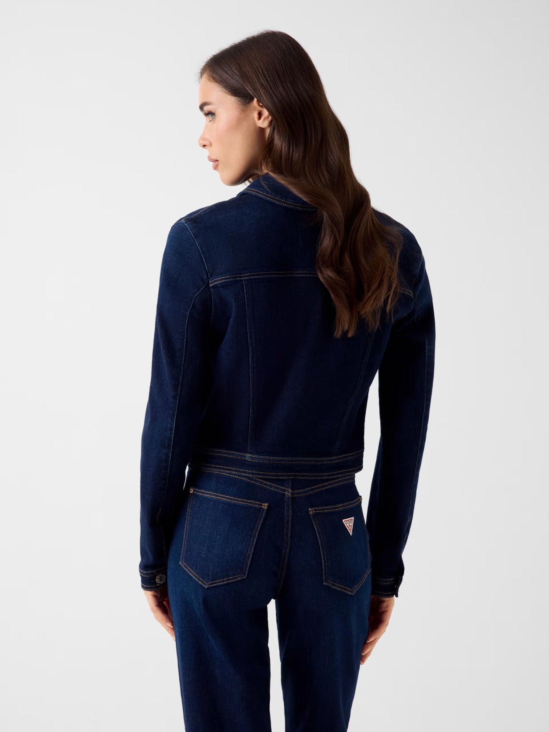 Chaqueta vaquera corta